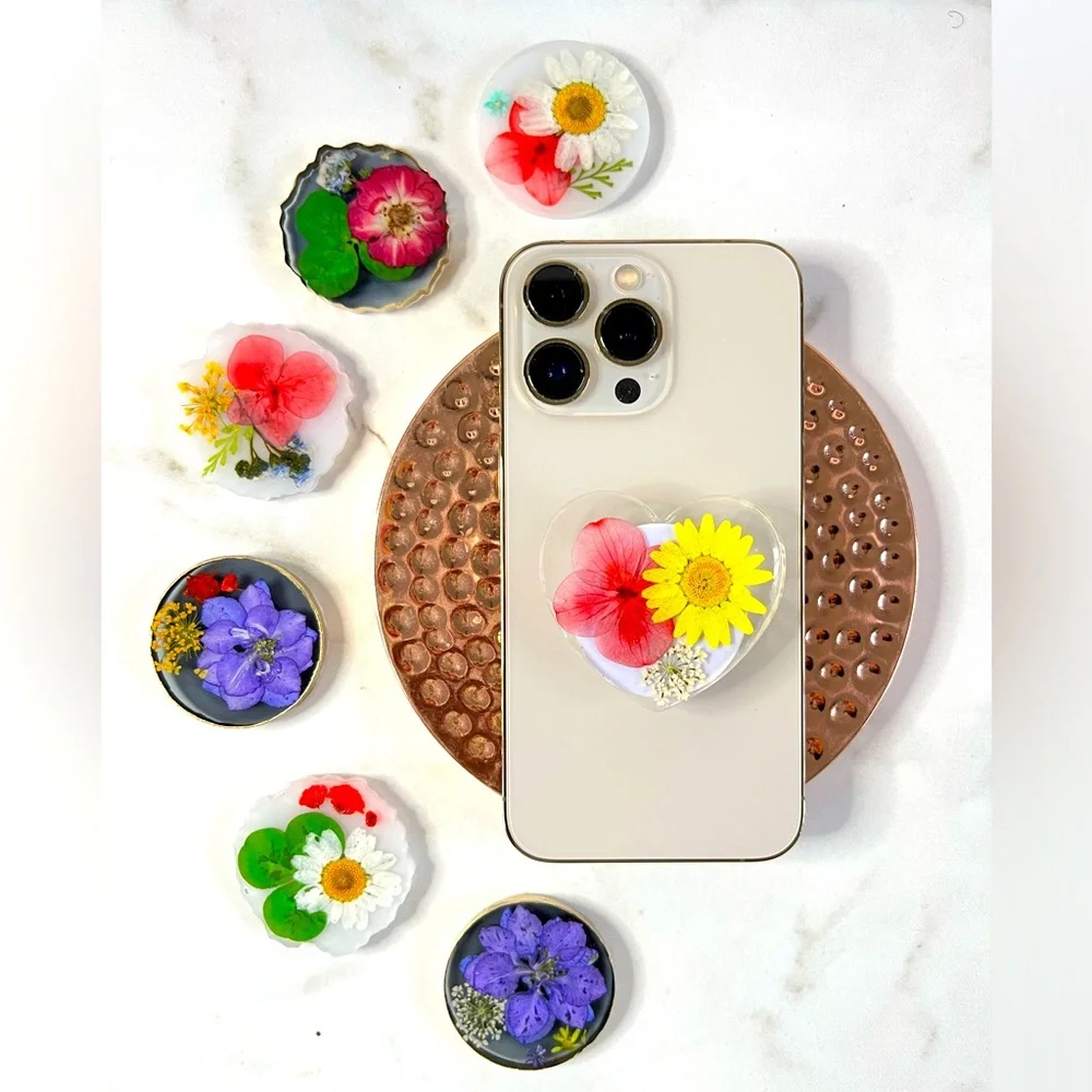 🌸Flower Heart-Shaped Phone Grip